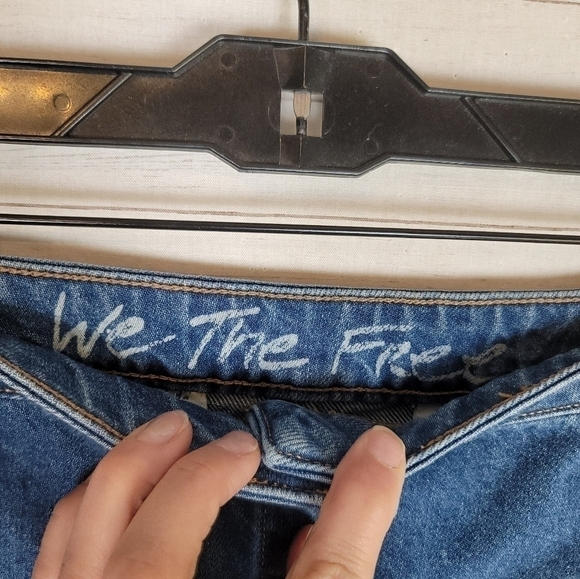 WE THE FREE FRONT POCKET BUTTON FRONT DENIM SKIRT, SZ 31 - Picture 5 of 13